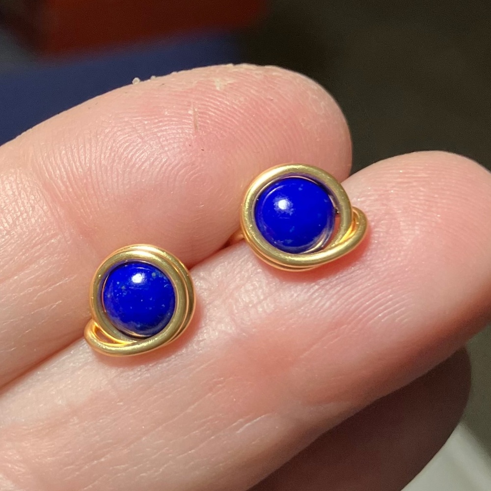 STUD EARRINGS